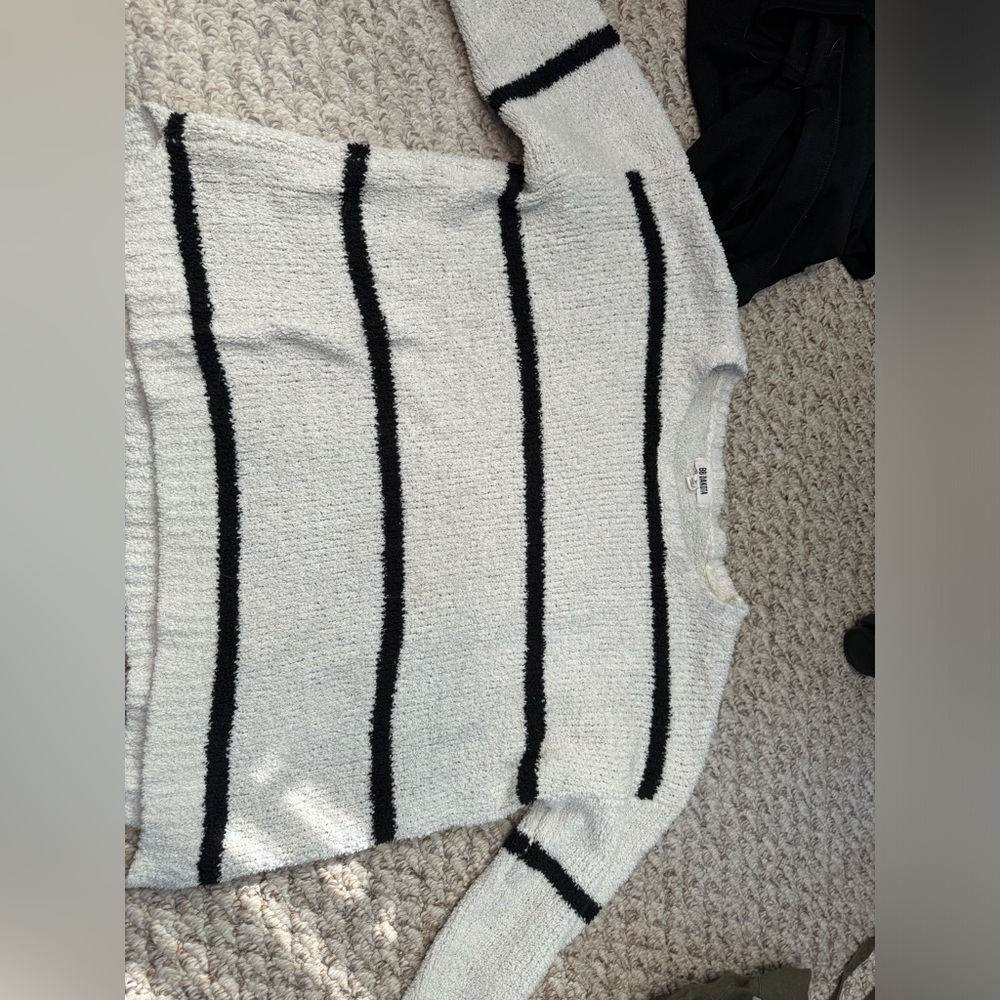 BB Dakota white & black striped sweater w/ 3/4 sleeves large - Picture 2 of 3
